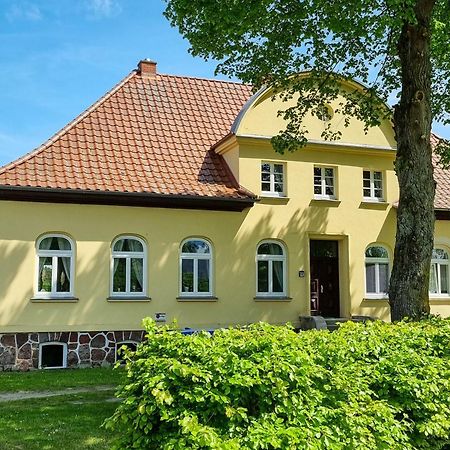 Gutshaus Neu Necheln Apartment Bruel Екстериор снимка